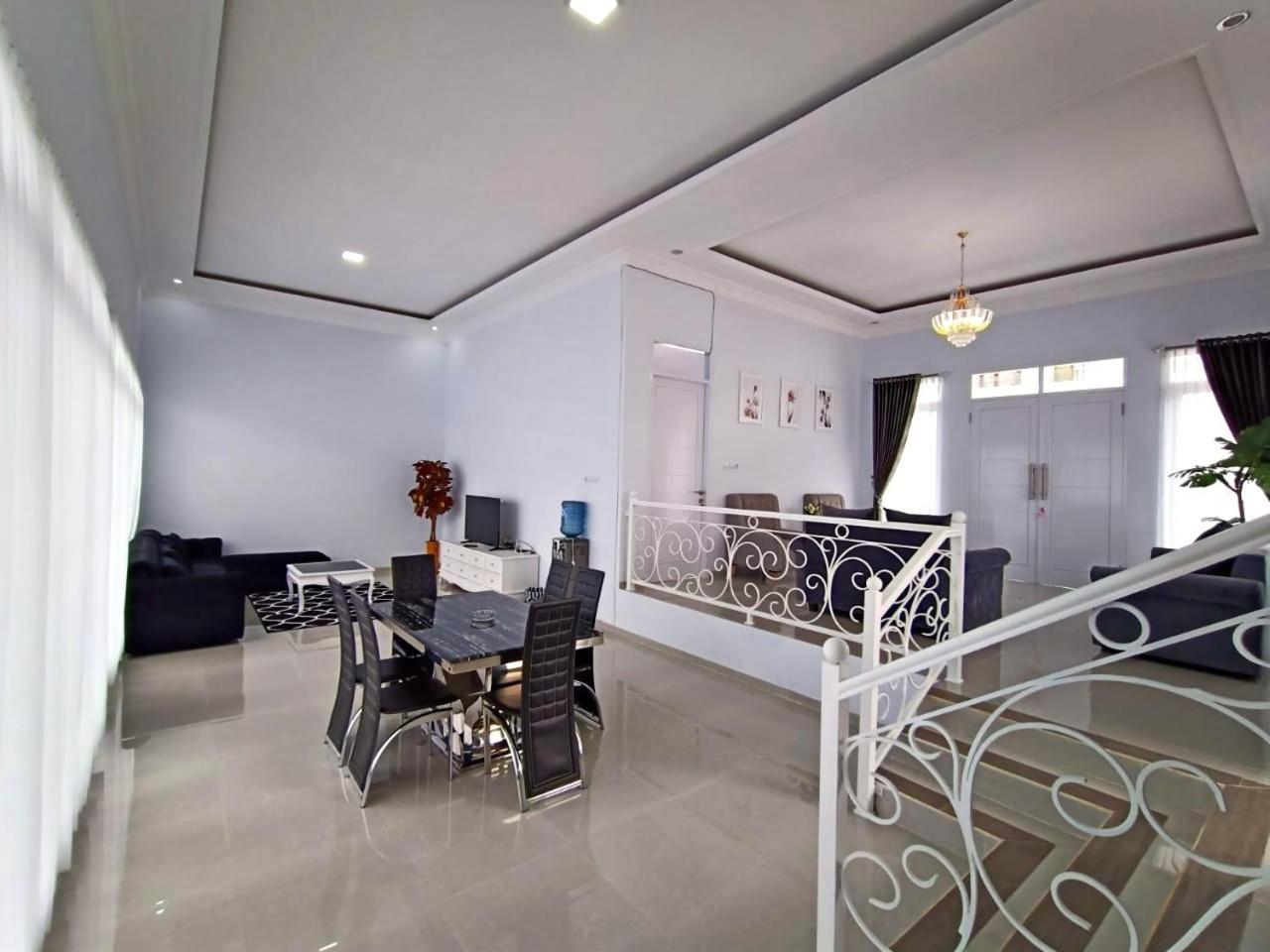 Villa Tiara 2 Cikundul Exterior foto