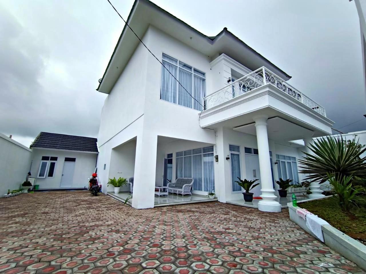 Villa Tiara 2 Cikundul Exterior foto